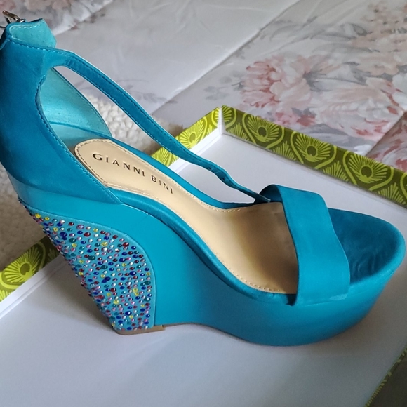 Wedges - Picture 2 of 4